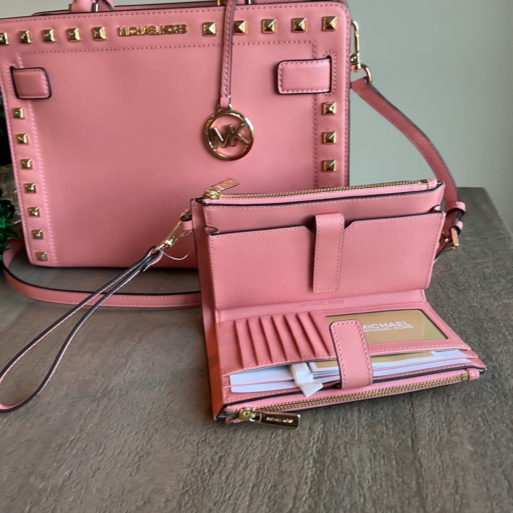 NWT Michael Kors studded rayne leather satchel PINK with matching Wallet - Picture 6 of 16
